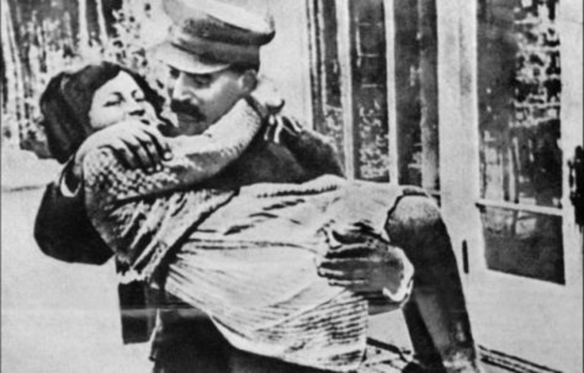 «Μάνα,γιατί τους γέννησες»; Είχαν και οι δικτάτορες …μαμάδες | Newsit.gr «Μάνα,γιατί τους γέννησες»; Είχαν και οι δικτάτορες …μαμάδες | Newsit.gr