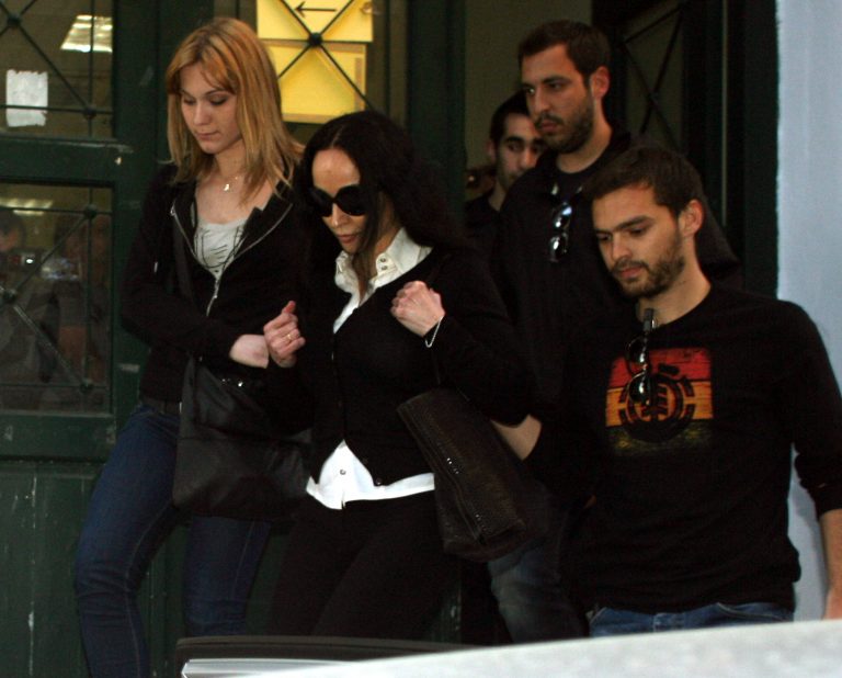 Β. Σταμάτη: Δεν πάω αύριο στον ανακριτή – Αρετή: Πατέρα μίλα επιτέλους! | Newsit.gr Β. Σταμάτη: Δεν πάω αύριο στον ανακριτή – Αρετή: Πατέρα μίλα επιτέλους! | Newsit.gr