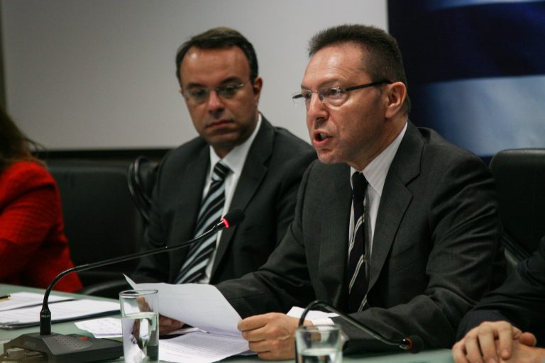 Τι κάνουν Στουρνάρας και Σταϊκούρας στο Μ. Μαξίμου; | Newsit.gr Τι κάνουν Στουρνάρας και Σταϊκούρας στο Μ. Μαξίμου; | Newsit.gr