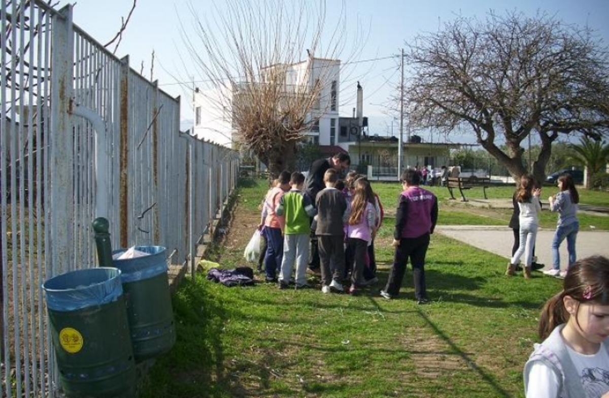 Πάτρα: Νεαρός Αλβανός έταζε σε ανήλικους παγωτό για να τον ακολουθήσουν σπίτι του | Newsit.gr Πάτρα: Νεαρός Αλβανός έταζε σε ανήλικους παγωτό για να τον ακολουθήσουν σπίτι του | Newsit.gr