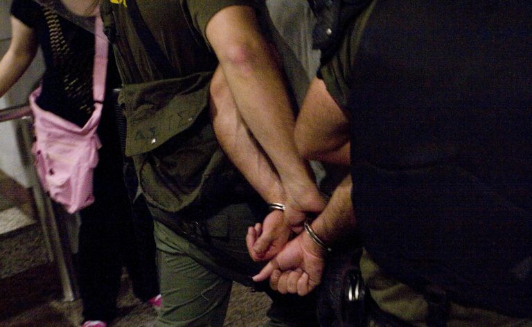 Για τους “Πυρήνες” τον έψαχναν, για χασίς τον συνέλαβαν | Newsit.gr Για τους “Πυρήνες” τον έψαχναν, για χασίς τον συνέλαβαν | Newsit.gr