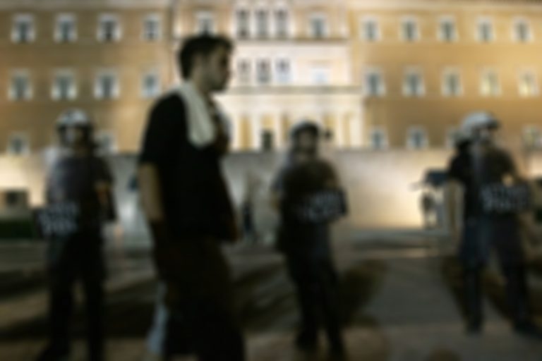Στον εισαγγελέα “Αγανακτισμένοι” που συνελήφθησαν χθες | Newsit.gr Στον εισαγγελέα “Αγανακτισμένοι” που συνελήφθησαν χθες | Newsit.gr