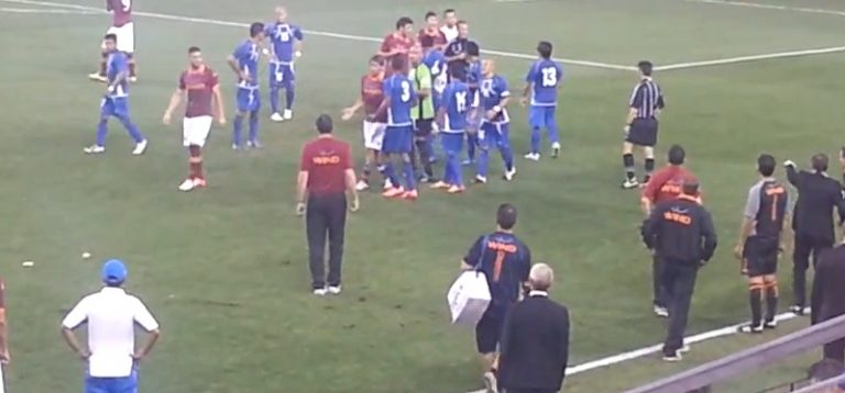 Αποβλήθηκε σε φιλικό ο Ταχτσίδης (VIDEO) | Newsit.gr Αποβλήθηκε σε φιλικό ο Ταχτσίδης (VIDEO) | Newsit.gr