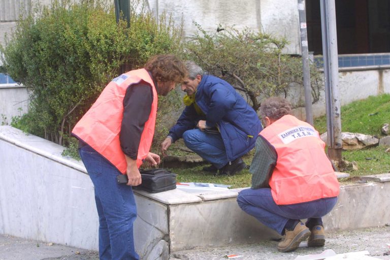Βόμβα στο Δημαρχείο Αρκαλοχωρίου | Newsit.gr Βόμβα στο Δημαρχείο Αρκαλοχωρίου | Newsit.gr