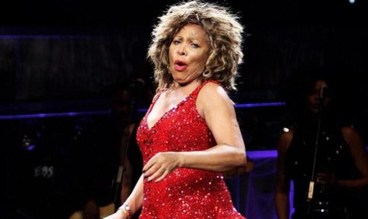 Δες το πρώτο εξώφυλλο της Tina Turner στη Vogue στα 73 της χρόνια! | Newsit.gr Δες το πρώτο εξώφυλλο της Tina Turner στη Vogue στα 73 της χρόνια! | Newsit.gr