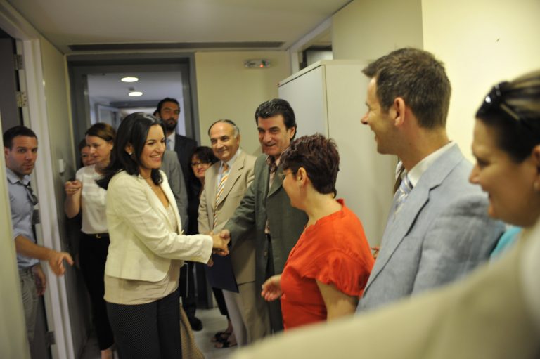 Παραδίδουν και παραλαμβάνουν – φωτο και δηλώσεις | Newsit.gr Παραδίδουν και παραλαμβάνουν – φωτο και δηλώσεις | Newsit.gr