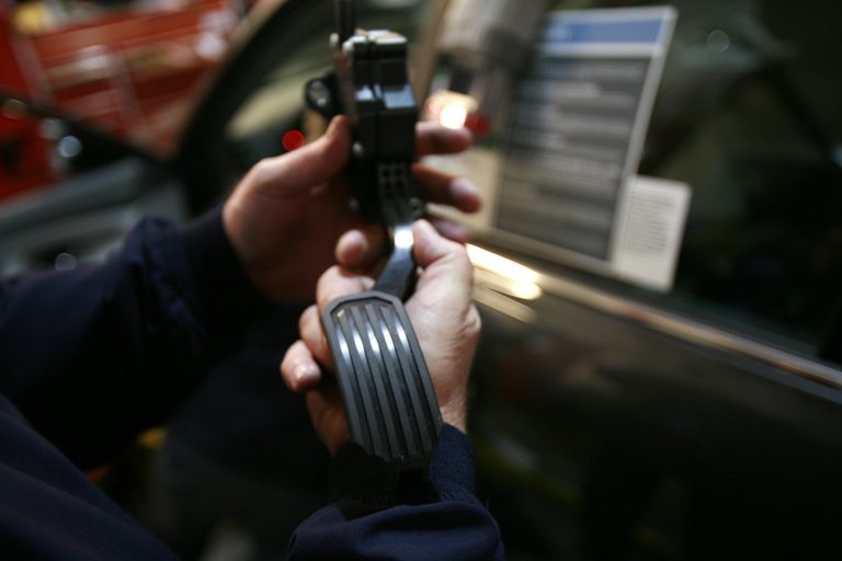Στέλνει επιστολές η ΤΟΥΟΤΑ – Προβλήματα και στην Ford; | Newsit.gr Στέλνει επιστολές η ΤΟΥΟΤΑ – Προβλήματα και στην Ford; | Newsit.gr