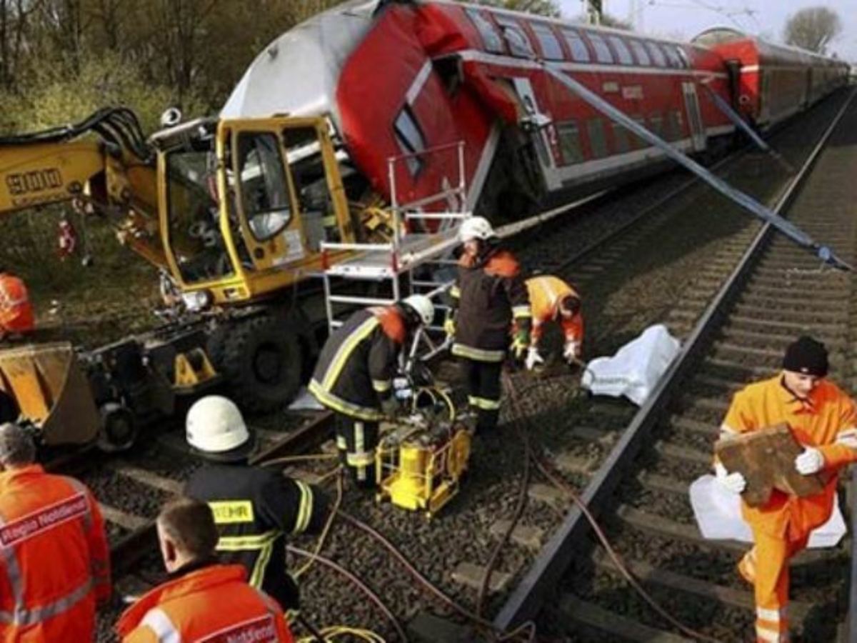 20 τραυματίες σε σύγκρουση τρένων | Newsit.gr 20 τραυματίες σε σύγκρουση τρένων | Newsit.gr