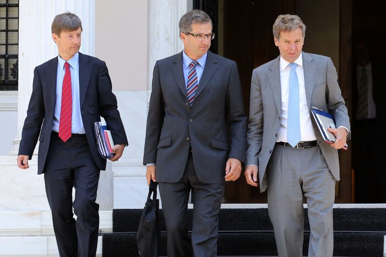 Η «ρήτρα» της τρόικας για σκληρές μειώσεις σε συντάξεις και μισθούς αν αποτύχουν τα μέτρα | Newsit.gr Η «ρήτρα» της τρόικας για σκληρές μειώσεις σε συντάξεις και μισθούς αν αποτύχουν τα μέτρα | Newsit.gr