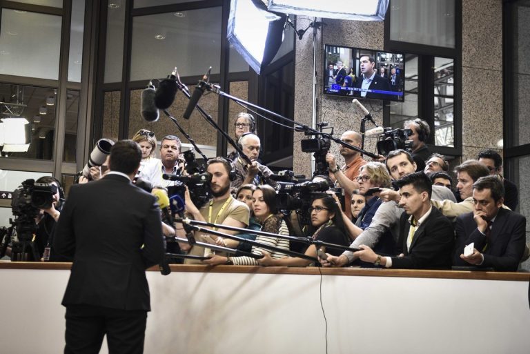 Ο Τσίπρας «απαιτεί» εφαρμογή της συμφωνίας | Newsit.gr Ο Τσίπρας «απαιτεί» εφαρμογή της συμφωνίας | Newsit.gr