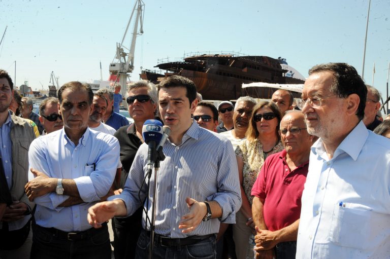 Τσίπρας: Το δίλημμα στις εκλογές είναι ή ΣΥΡΙΖΑ ή κοινωνική καταστροφή | Newsit.gr Τσίπρας: Το δίλημμα στις εκλογές είναι ή ΣΥΡΙΖΑ ή κοινωνική καταστροφή | Newsit.gr
