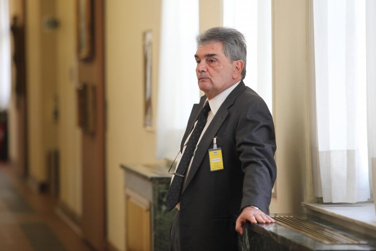 Απαγόρευση εξόδου από τη χώρα για τον κουμπάρο του Τάσου Μαντέλη | Newsit.gr Απαγόρευση εξόδου από τη χώρα για τον κουμπάρο του Τάσου Μαντέλη | Newsit.gr