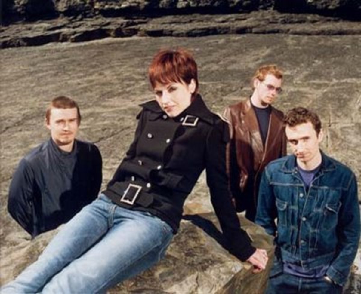 Οι Cranberries ενωμένοι στο Θέατρο Βράχων! | Newsit.gr Οι Cranberries ενωμένοι στο Θέατρο Βράχων! | Newsit.gr