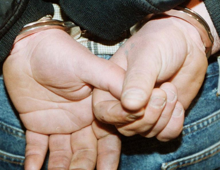 Τον σκότωσαν με σιδερόβεργα – Τραυματισμένη και η γυναίκα του | Newsit.gr Τον σκότωσαν με σιδερόβεργα – Τραυματισμένη και η γυναίκα του | Newsit.gr