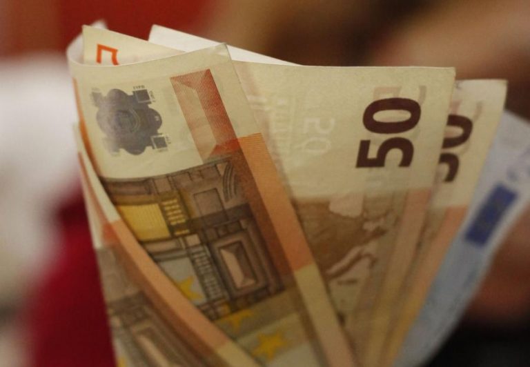 Ιδού πως θα πληρώσουμε ΟΛΟΙ δισεκατομμύρια παραπάνω φόρους | Newsit.gr Ιδού πως θα πληρώσουμε ΟΛΟΙ δισεκατομμύρια παραπάνω φόρους | Newsit.gr