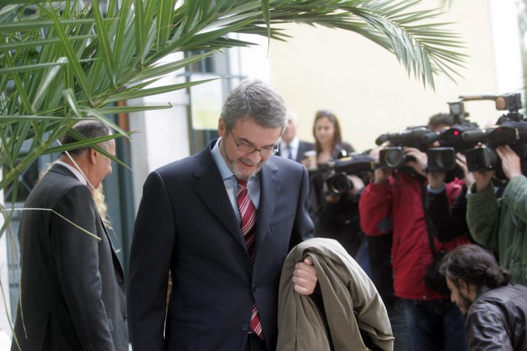 Στο μικροσκόπιο τα 21 τηλέφωνα του Χριστοφοράκου | Newsit.gr Στο μικροσκόπιο τα 21 τηλέφωνα του Χριστοφοράκου | Newsit.gr