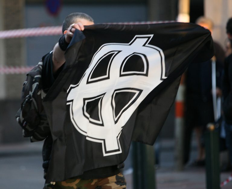 Σε πολιορκία του στρατοπέδου Κορίνθου καλεί η Χρυσή Αυγή ,που αρχίζει να…ξεφεύγει | Newsit.gr Σε πολιορκία του στρατοπέδου Κορίνθου καλεί η Χρυσή Αυγή ,που αρχίζει να…ξεφεύγει | Newsit.gr