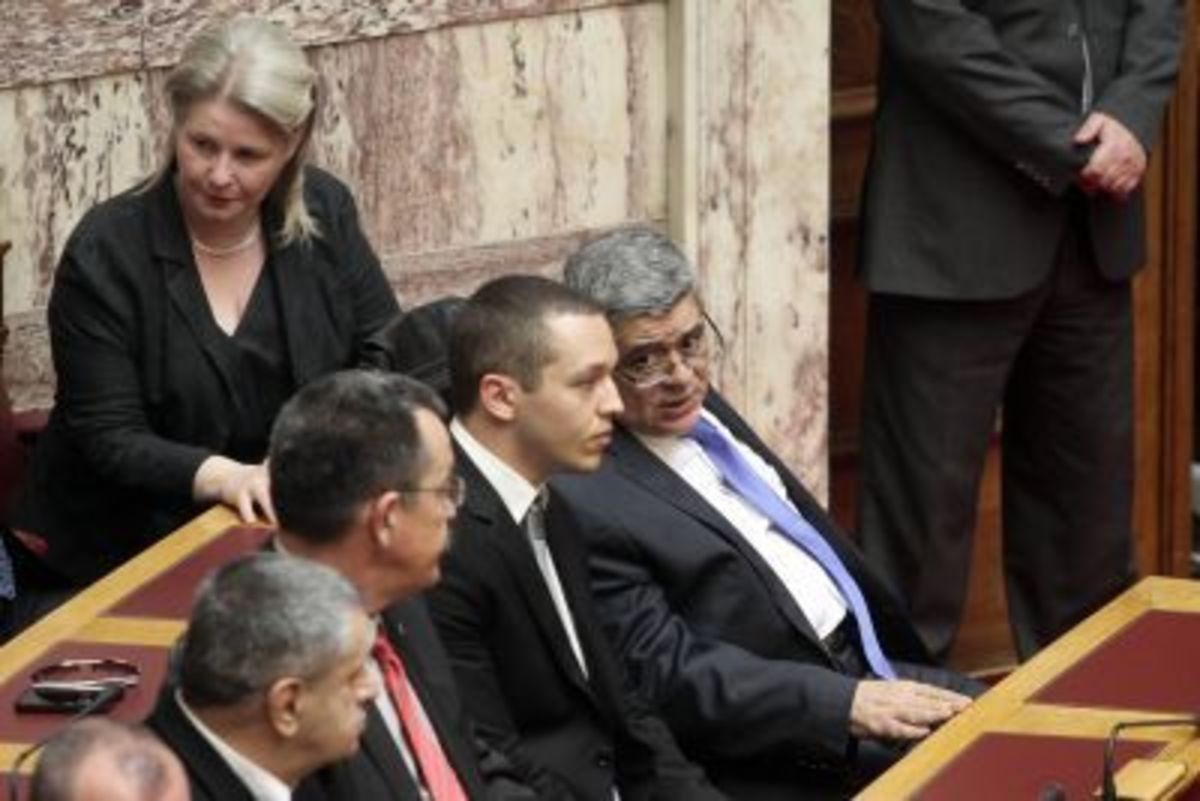 Ο Μιχαλολιάκος αμφισβητεί τις εκλογές στις οποίες συμμετέχει -«Ποτέ εκλογές δεν έσωσαν τον τόπο»! | Newsit.gr Ο Μιχαλολιάκος αμφισβητεί τις εκλογές στις οποίες συμμετέχει -«Ποτέ εκλογές δεν έσωσαν τον τόπο»! | Newsit.gr