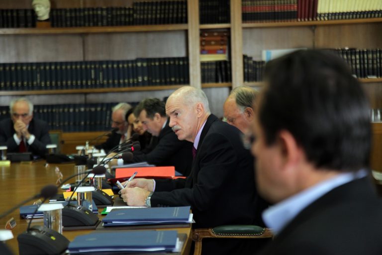 “Έλλειμμα αρχηγού” και “έλλειμμα διαδόχου” βλέπουν στο ΠΑΣΟΚ | Newsit.gr “Έλλειμμα αρχηγού” και “έλλειμμα διαδόχου” βλέπουν στο ΠΑΣΟΚ | Newsit.gr