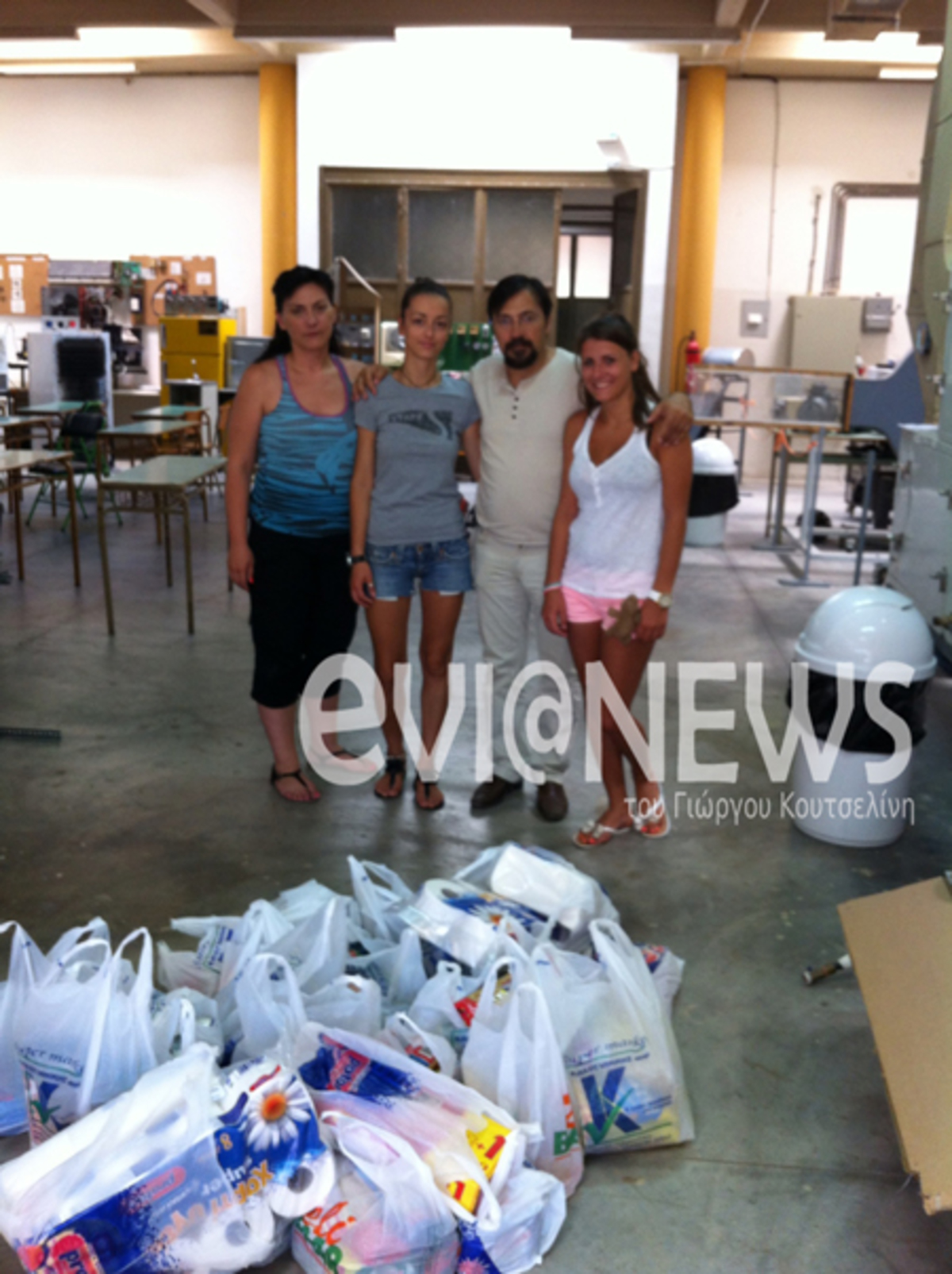 Εύβοια: Αγόρασαν από το χαρτζιλίκι τους, τρόφιμα για άπορες οικογένειες! | Newsit.gr Εύβοια: Αγόρασαν από το χαρτζιλίκι τους, τρόφιμα για άπορες οικογένειες! | Newsit.gr