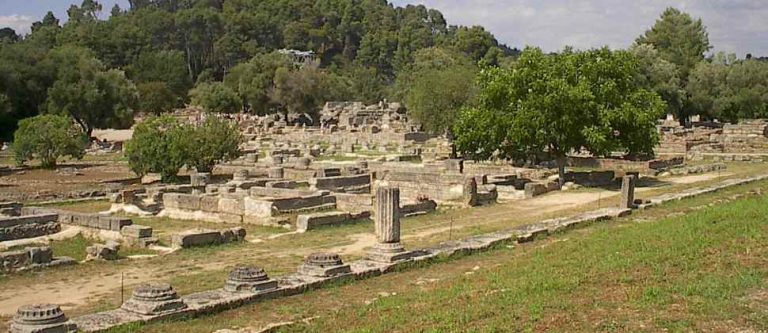 Ολυμπία: Ξέφραγο αμπέλι ο αρχαιολογικός χώρος – Τουρίστρια μπήκε για φωτογραφίες! | Newsit.gr Ολυμπία: Ξέφραγο αμπέλι ο αρχαιολογικός χώρος – Τουρίστρια μπήκε για φωτογραφίες! | Newsit.gr