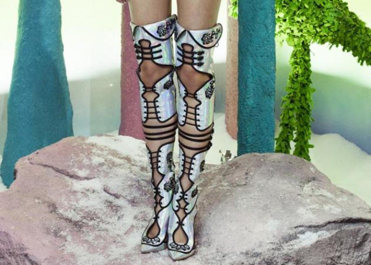 Τα παπούτσια gladiator είναι στη μόδα! Αυτά όμως θα τα φορούσες; | Newsit.gr Τα παπούτσια gladiator είναι στη μόδα! Αυτά όμως θα τα φορούσες; | Newsit.gr