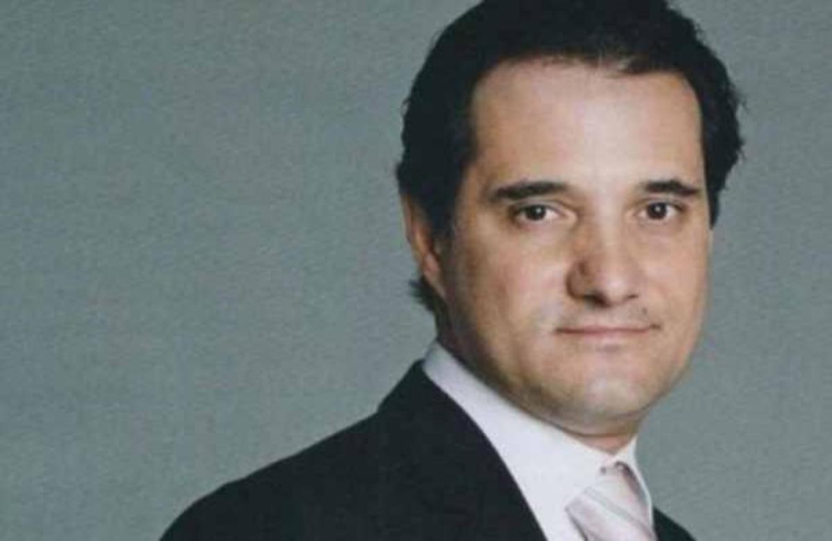Ο Άδωνις Γεωργιάδης μιλάει για την κρίση στο γάμο του και τη σάτιρα των «Αρβύλα» | Newsit.gr Ο Άδωνις Γεωργιάδης μιλάει για την κρίση στο γάμο του και τη σάτιρα των «Αρβύλα» | Newsit.gr