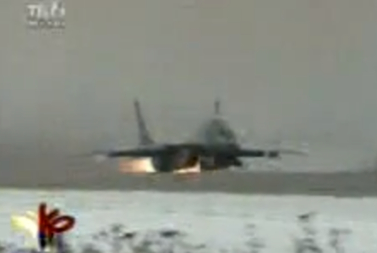 Απίστευτο ατύχημα με MIG-29! Δείτε το βίντεο! | Newsit.gr Απίστευτο ατύχημα με MIG-29! Δείτε το βίντεο! | Newsit.gr