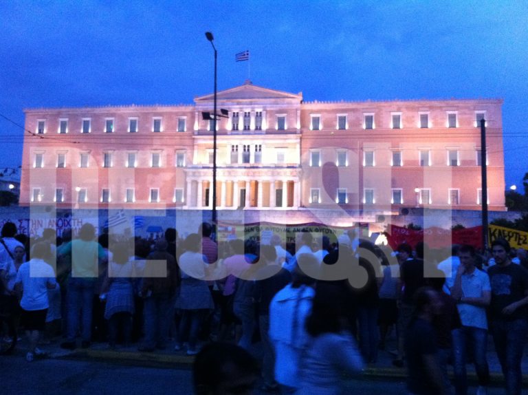 Οι Αγανακτισμένοι προετοιμάζονται για τη μεγάλη συγκέντρωση της Κυριακής | Newsit.gr Οι Αγανακτισμένοι προετοιμάζονται για τη μεγάλη συγκέντρωση της Κυριακής | Newsit.gr