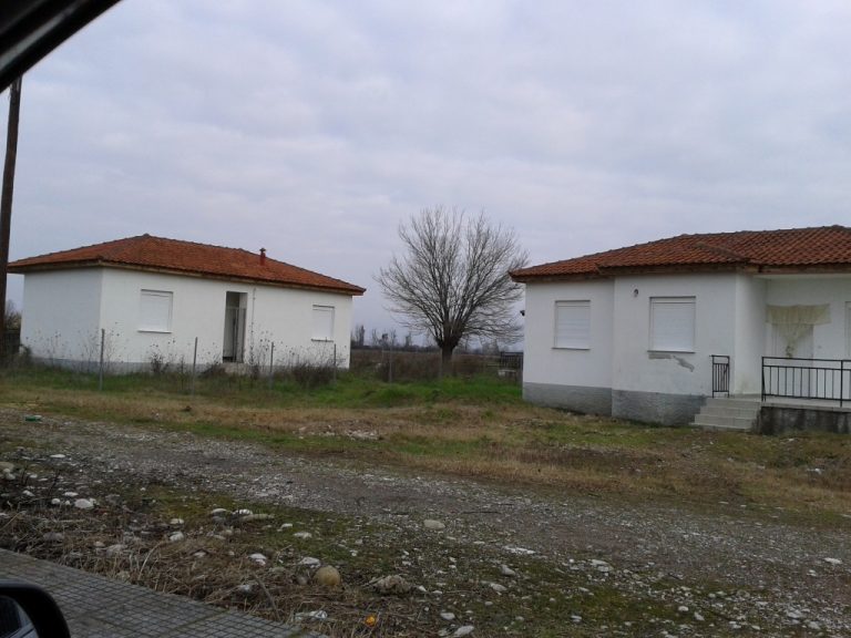 Τρίκαλα: Όταν… λεφτά υπήρχαν – Έφτιαξαν οικισμό και τον έχουν να σαπίζει! | Newsit.gr Τρίκαλα: Όταν… λεφτά υπήρχαν – Έφτιαξαν οικισμό και τον έχουν να σαπίζει! | Newsit.gr