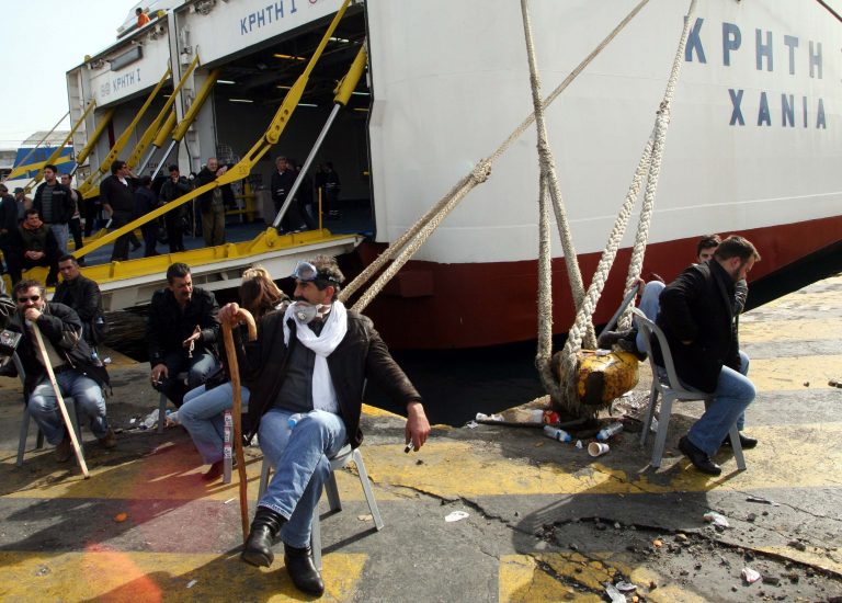 Αγρότες κατέλαβαν εκλογικά τμήματα στην Κρήτη – Κανονικά πλέον η ψηφοφορία | Newsit.gr Αγρότες κατέλαβαν εκλογικά τμήματα στην Κρήτη – Κανονικά πλέον η ψηφοφορία | Newsit.gr