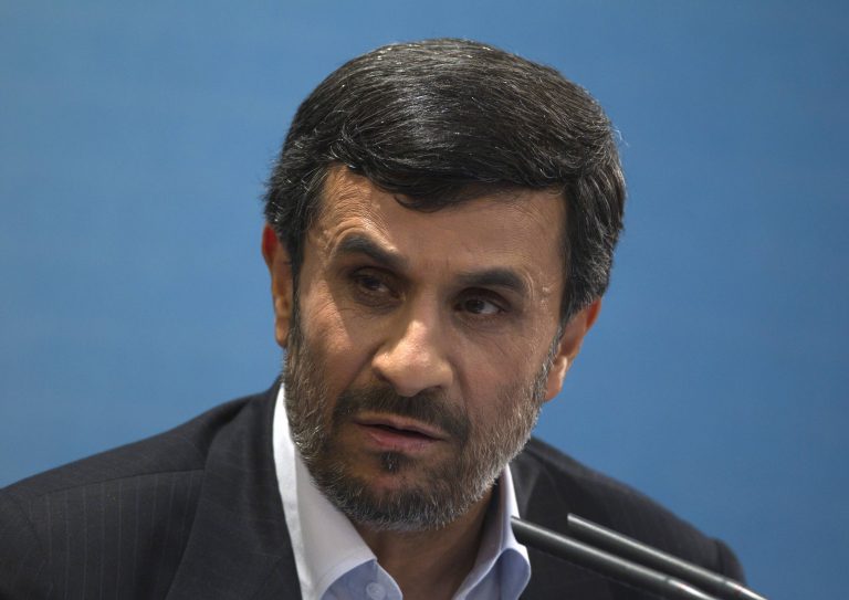 Επανεμφανίστηκε ο Αχματινετζάντ | Newsit.gr Επανεμφανίστηκε ο Αχματινετζάντ | Newsit.gr
