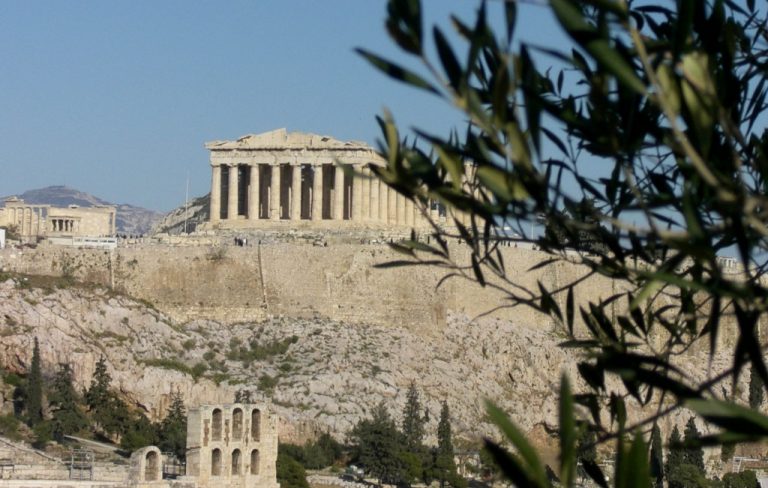 Ανδρας έπεσε από την Ακρόπολη | Newsit.gr Ανδρας έπεσε από την Ακρόπολη | Newsit.gr