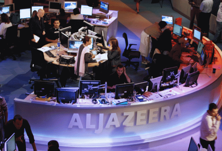Η αστυνομία εισέβαλε στο Al Jazeera και κατάσχεσε τον εξοπλισμό | Newsit.gr Η αστυνομία εισέβαλε στο Al Jazeera και κατάσχεσε τον εξοπλισμό | Newsit.gr