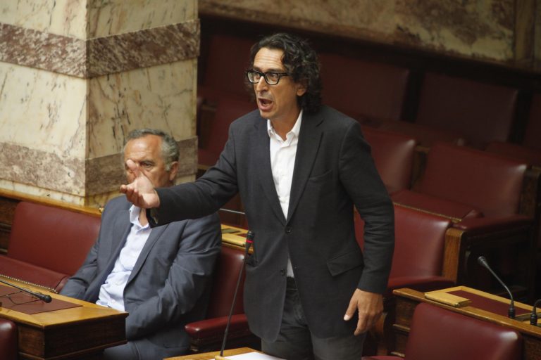 Αλευράς: Κατηγορεί την κυβέρνηση για αργοπορία αλλά στηρίζει Βενιζέλο | Newsit.gr Αλευράς: Κατηγορεί την κυβέρνηση για αργοπορία αλλά στηρίζει Βενιζέλο | Newsit.gr