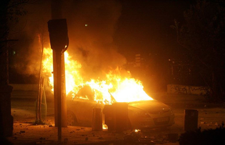 Λαμπάδιασε αυτοκίνητο στο Ρέθυμνο | Newsit.gr Λαμπάδιασε αυτοκίνητο στο Ρέθυμνο | Newsit.gr