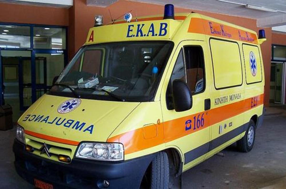 Αυτοκίνητο παρέσυρε κοριτσάκι στη Λαμία | Newsit.gr Αυτοκίνητο παρέσυρε κοριτσάκι στη Λαμία | Newsit.gr