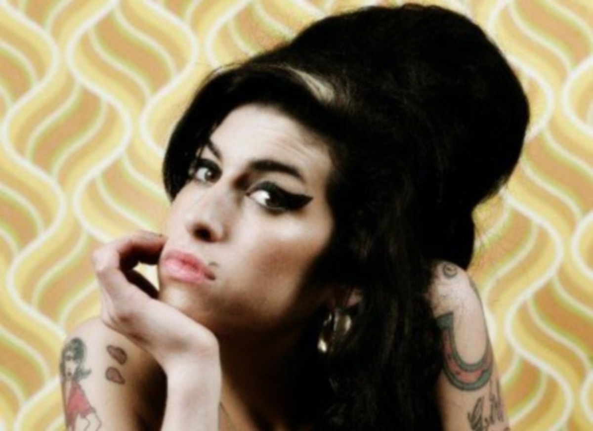 ΑΚΟΥΣΤΕ το πρώτο από τα νέα τραγούδια της Amy Winehouse! | Newsit.gr ΑΚΟΥΣΤΕ το πρώτο από τα νέα τραγούδια της Amy Winehouse! | Newsit.gr