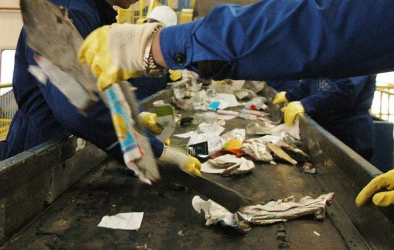 Κρήτη: Επιχειρηματίας έκλεψε 1,5 τόνο αλουμίνια για να τα ανακυκλώσει στο εργοστάσιό του! | Newsit.gr Κρήτη: Επιχειρηματίας έκλεψε 1,5 τόνο αλουμίνια για να τα ανακυκλώσει στο εργοστάσιό του! | Newsit.gr