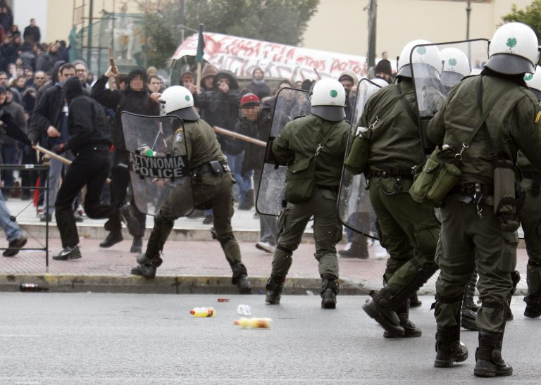 Επεισόδια σε πορεία αναρχικών στη Θεσσαλονίκη | Newsit.gr Επεισόδια σε πορεία αναρχικών στη Θεσσαλονίκη | Newsit.gr