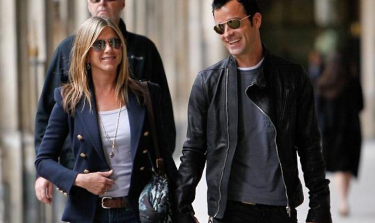 J. Aniston – J. Theroux: Ρομαντικό ταξίδι στο Παρισί! | Newsit.gr J. Aniston – J. Theroux: Ρομαντικό ταξίδι στο Παρισί! | Newsit.gr