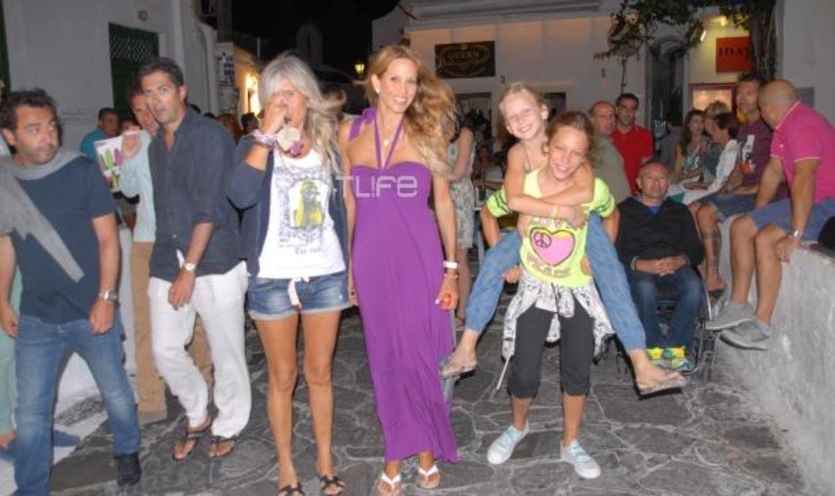 Α. Ναθαναήλ: Βόλτες με τις κόρες της στη Μύκονο! | Newsit.gr Α. Ναθαναήλ: Βόλτες με τις κόρες της στη Μύκονο! | Newsit.gr