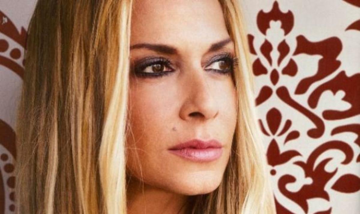 Α. Βίσση: Επιστροφή στo σπίτι μετά το ατύχημα! Ποιος είναι δίπλα της | Newsit.gr Α. Βίσση: Επιστροφή στo σπίτι μετά το ατύχημα! Ποιος είναι δίπλα της | Newsit.gr