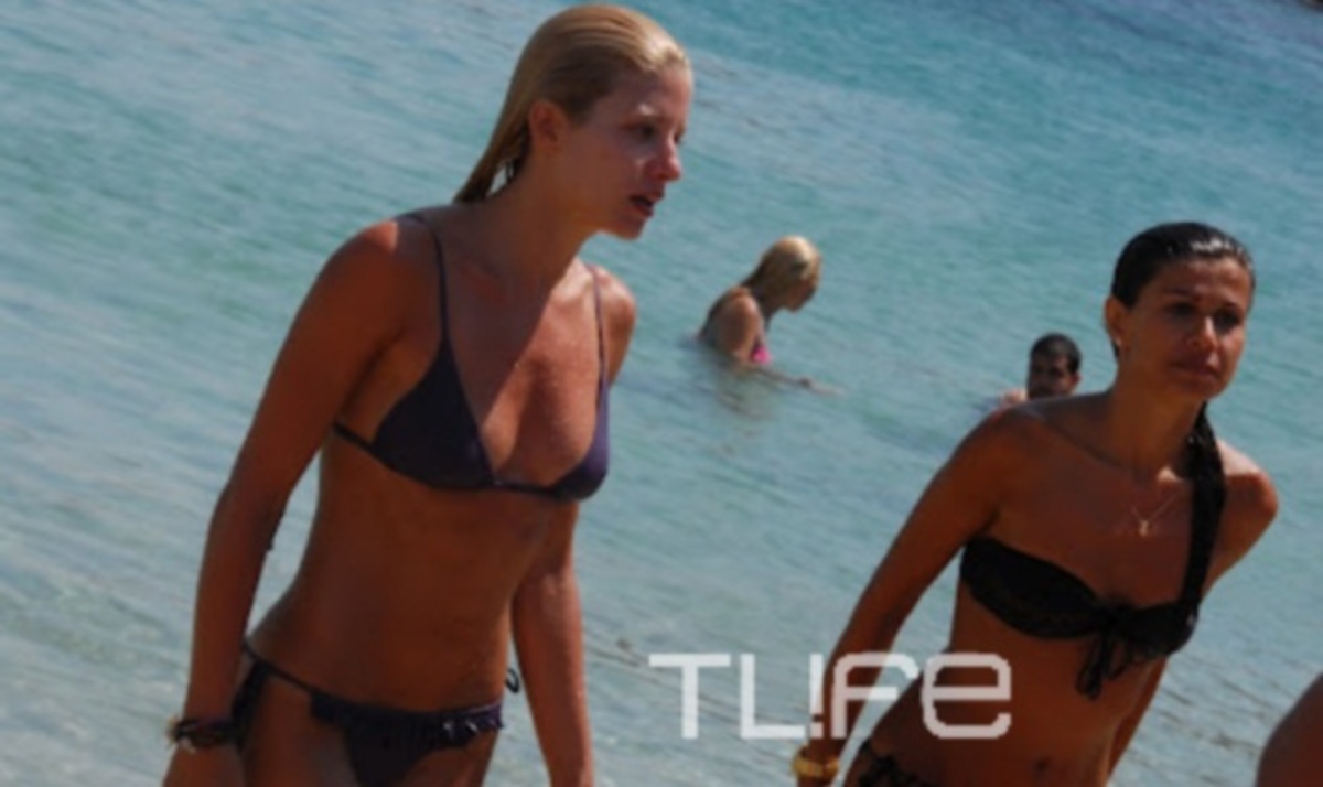 Ε. Αραβανή – Ν. Μουλαζίμ: Κορίτσια στον ήλιο! Ξεσηκώνουν τη Μύκονο με τη sexy εμφάνισή τους | Newsit.gr Ε. Αραβανή – Ν. Μουλαζίμ: Κορίτσια στον ήλιο! Ξεσηκώνουν τη Μύκονο με τη sexy εμφάνισή τους | Newsit.gr