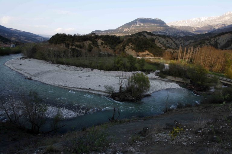 Αποφεύχθηκε η οικολογική καταστροφή στον Άραχθο | Newsit.gr Αποφεύχθηκε η οικολογική καταστροφή στον Άραχθο | Newsit.gr