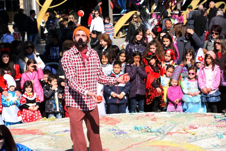 Μικροί και μεγάλοι καρναβαλιστές στο Άργος | Newsit.gr Μικροί και μεγάλοι καρναβαλιστές στο Άργος | Newsit.gr