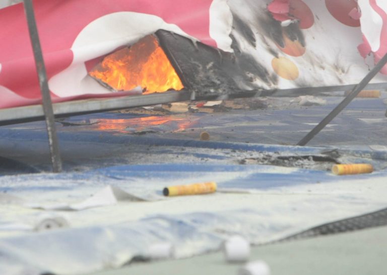 Συνέλαβαν έξι άτομα για την επίθεση στα γραφεία φιλάθλων του ΑΡΗ | Newsit.gr Συνέλαβαν έξι άτομα για την επίθεση στα γραφεία φιλάθλων του ΑΡΗ | Newsit.gr
