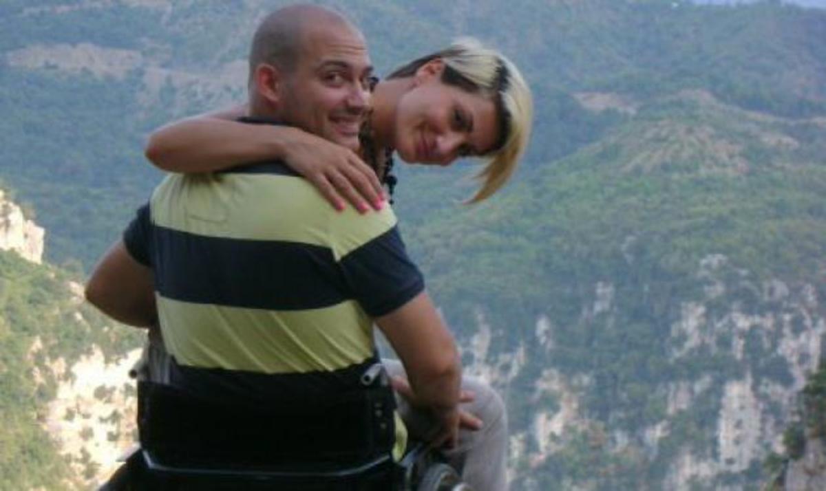 Η αναπηρία του Θανάση δεν εμπόδισε την σχέση του με την Ηλέκτρα! Τι λέει το ζευγάρι στο Μίλα | Newsit.gr Η αναπηρία του Θανάση δεν εμπόδισε την σχέση του με την Ηλέκτρα! Τι λέει το ζευγάρι στο Μίλα | Newsit.gr