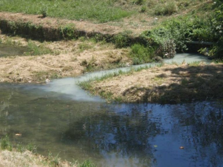 «Άσπρισε» και πάλι ο Ληθαίος ποταμός – Δείτε φωτογραφίες | Newsit.gr «Άσπρισε» και πάλι ο Ληθαίος ποταμός – Δείτε φωτογραφίες | Newsit.gr