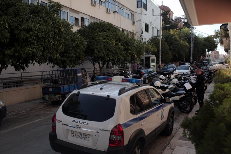 21χρονος τσιγγάνος δραπέτευσε μέσα απο Αστυνομικό Τμήμα | Newsit.gr 21χρονος τσιγγάνος δραπέτευσε μέσα απο Αστυνομικό Τμήμα | Newsit.gr